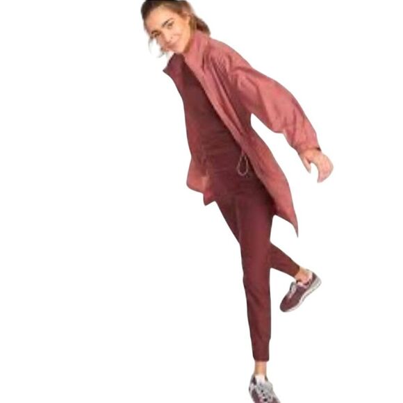 Old Navy Active Large Go-H20 Water-Repellent Hooded Rain Jacket in Cedarwood - Picture 7 of 10